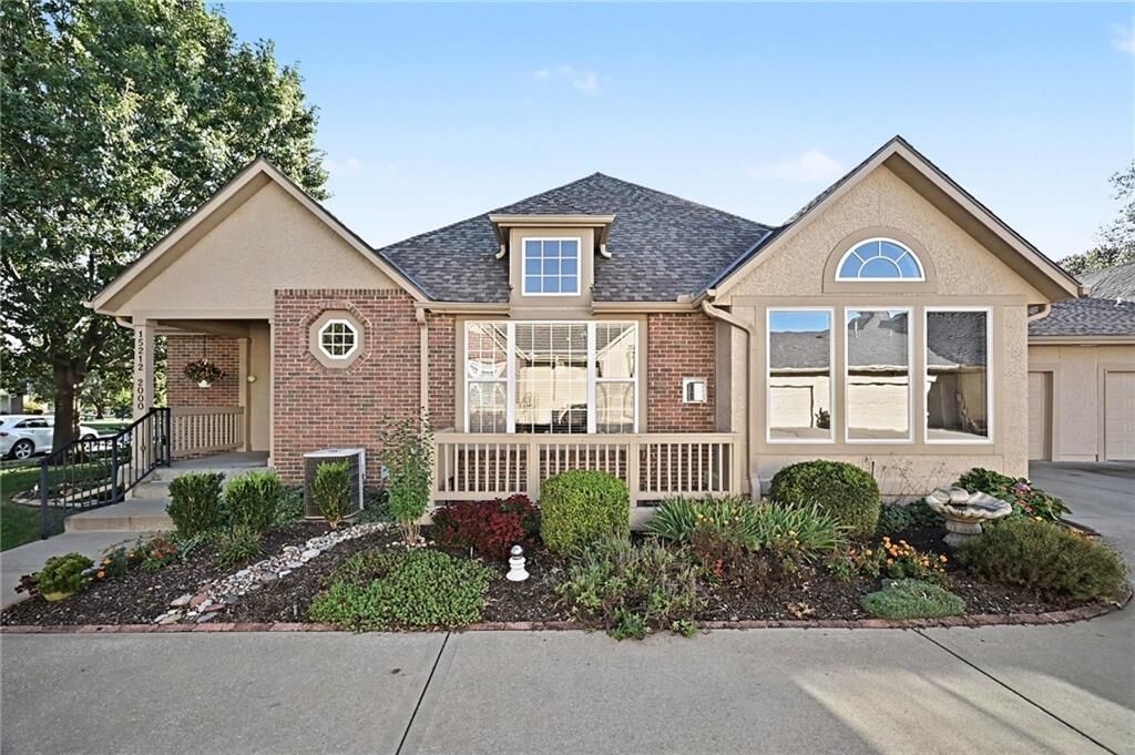 Property Photo:  15212 S Greenwood #2000 Street  KS 66062 