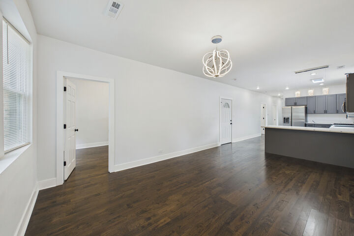 Property Photo:  7919 S Ellis Avenue 3  IL 60619 