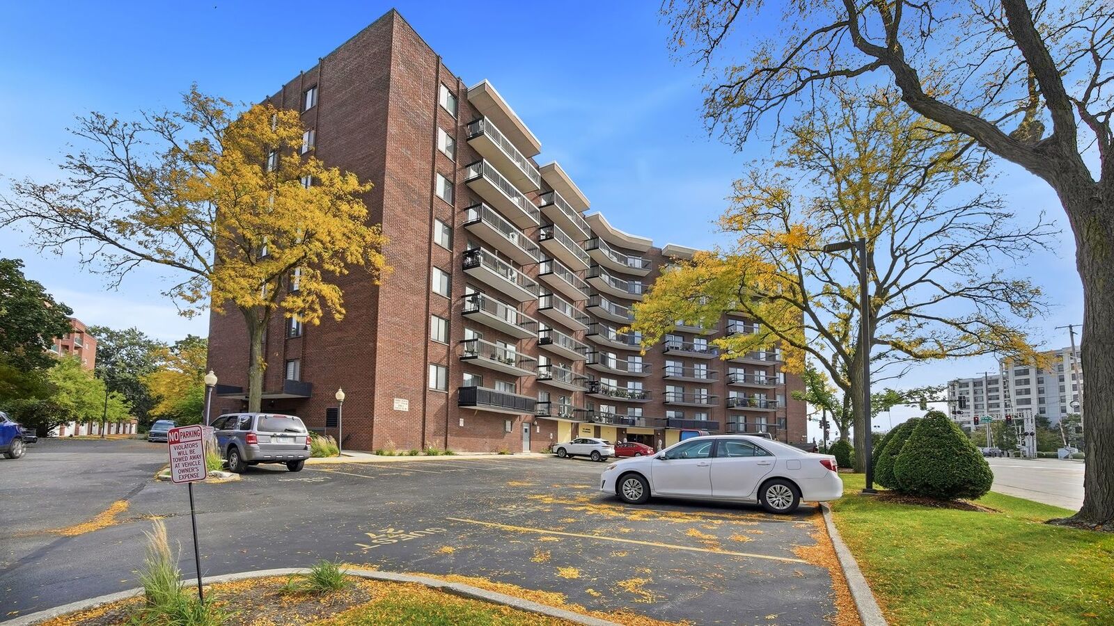 Property Photo:  711 S River Road 603  IL 60016 
