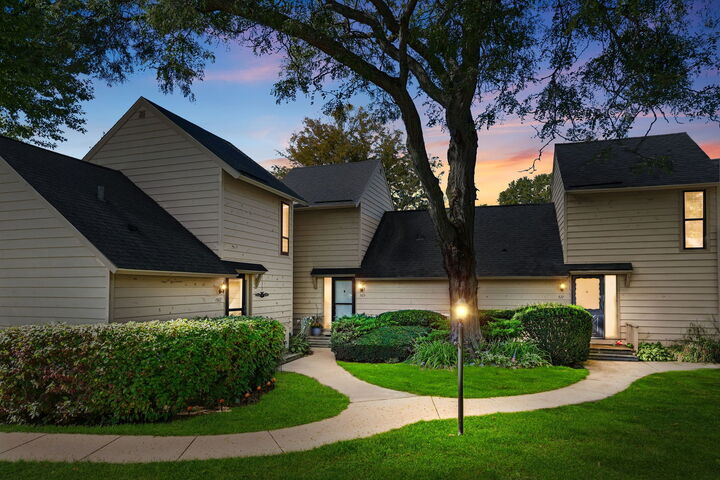 Property Photo:  569 Dunham Road  IL 60031 
