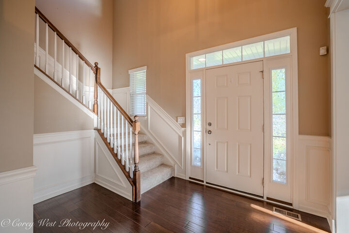 Property Photo:  1305 Lance Avenue  IL 60119 