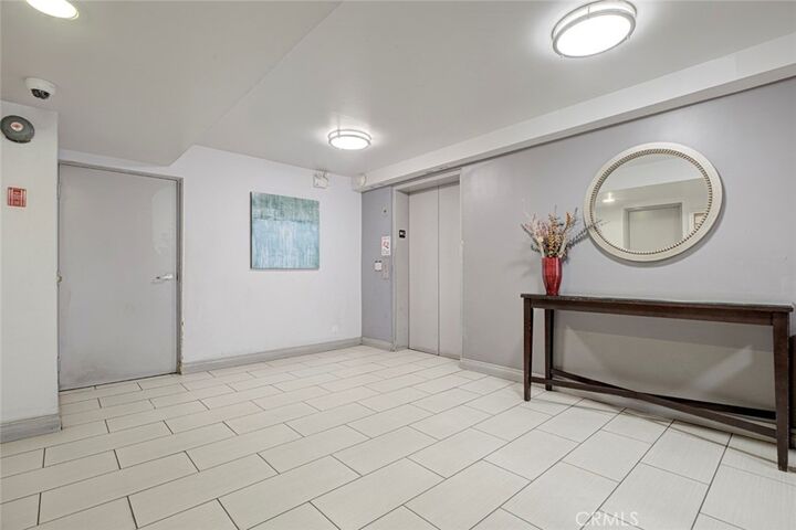Property Photo: 1037 N Vista CA 90046