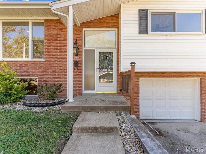Property Photo: 10 President Way IL 62226