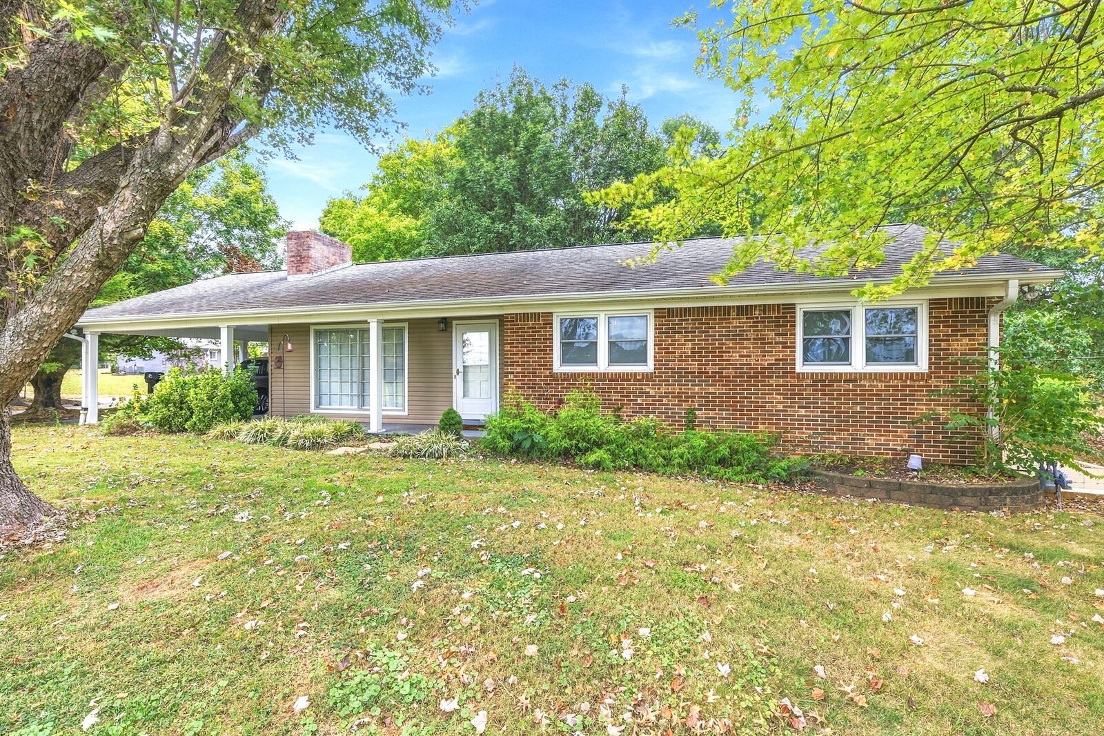 Property Photo: 1604 Buffalo Rd TN 38464
