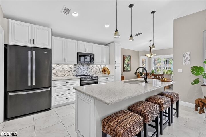 Property Photo:  14066 Castle Hill Way  FL 33919 