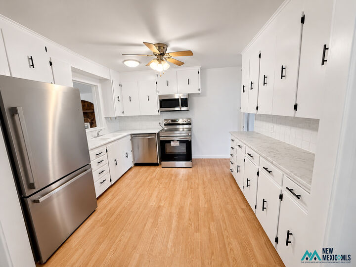 Property Photo:  1103 W Sears Ave  NM 88210 
