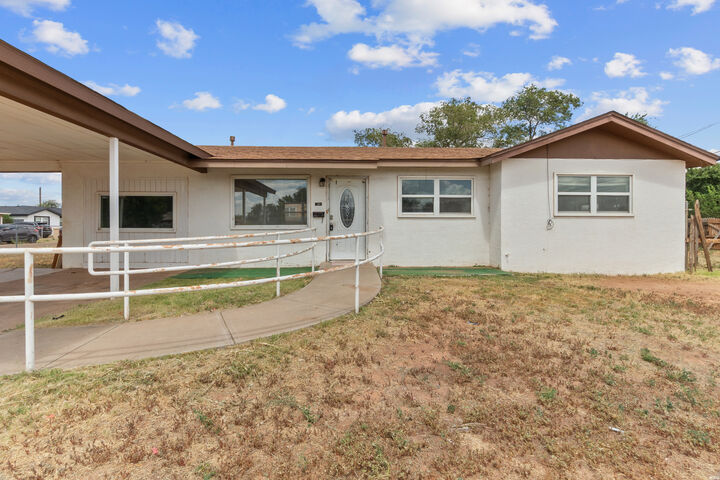 Property Photo:  1201 Pecos St  NM 88101 