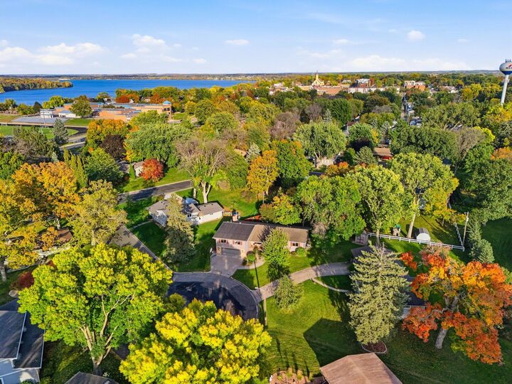 Property Photo:  227 Ridgewood Court  MN 55387 