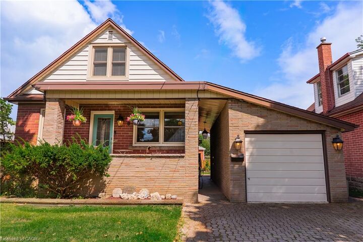 Property Photo:  8 Cameron Avenue  ON L9H 1P5 