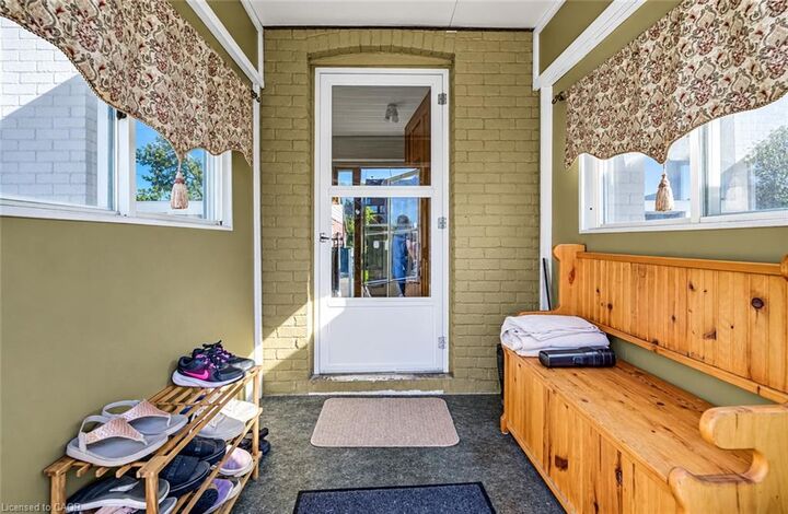 Property Photo:  3 Craigmiller Avenue  ON L8L 3H9 