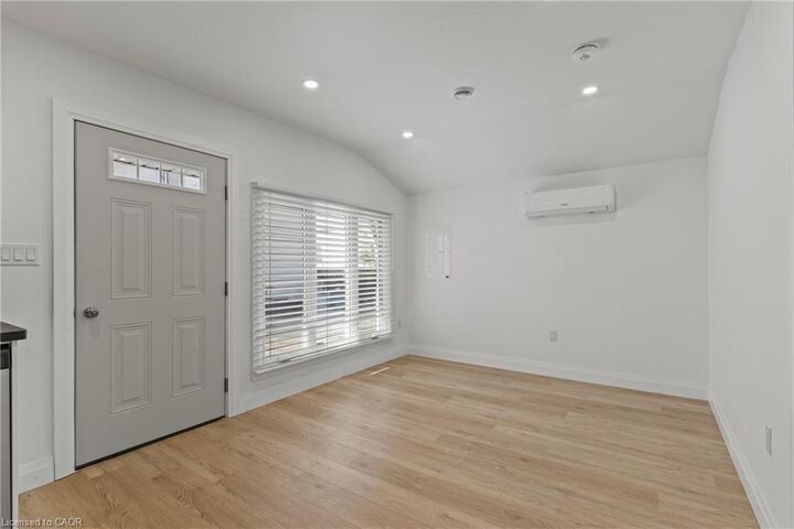 Property Photo:  362 Gatfield Avenue 2  ON L3B 5B2 