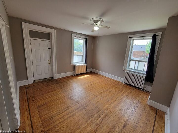 Property Photo:  303 East 19th Street 1  ON L9A 4S6 
