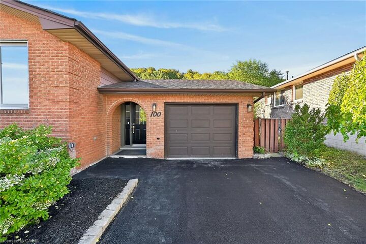 Property Photo:  100 Marcella Crescent  ON L8K 6G1 