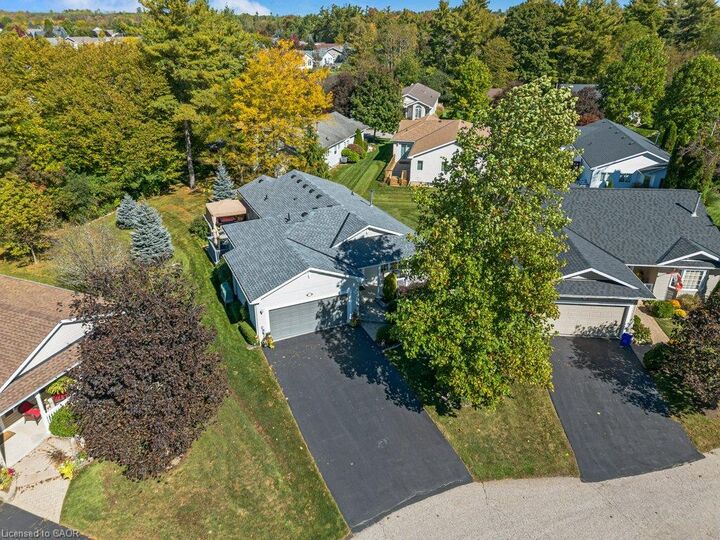 Property Photo:  114 Bushmill Circle  ON L8B 1A5 