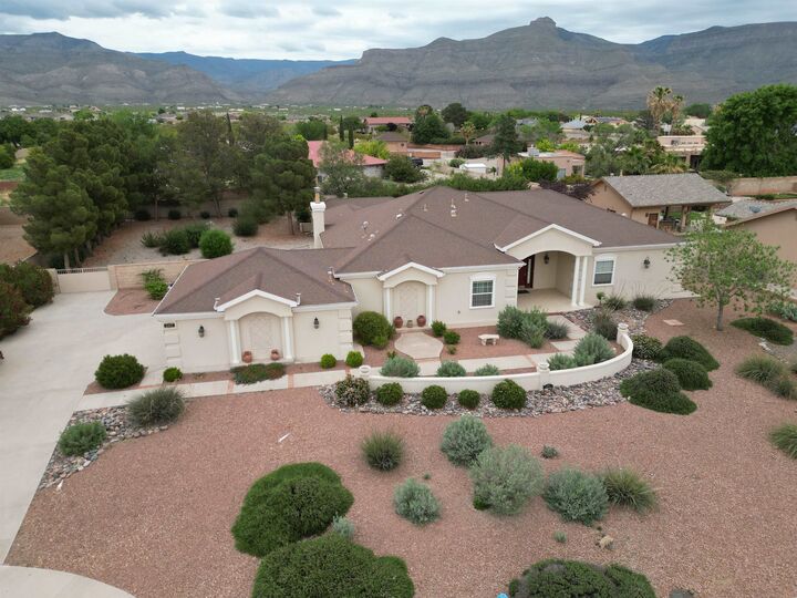 Property Photo:  2227 Casa Bonita Ln  NM 88310 