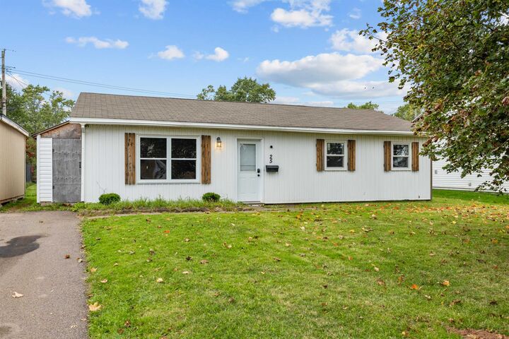 Property Photo:  25 Andrews Court  PE C1C 1B2 