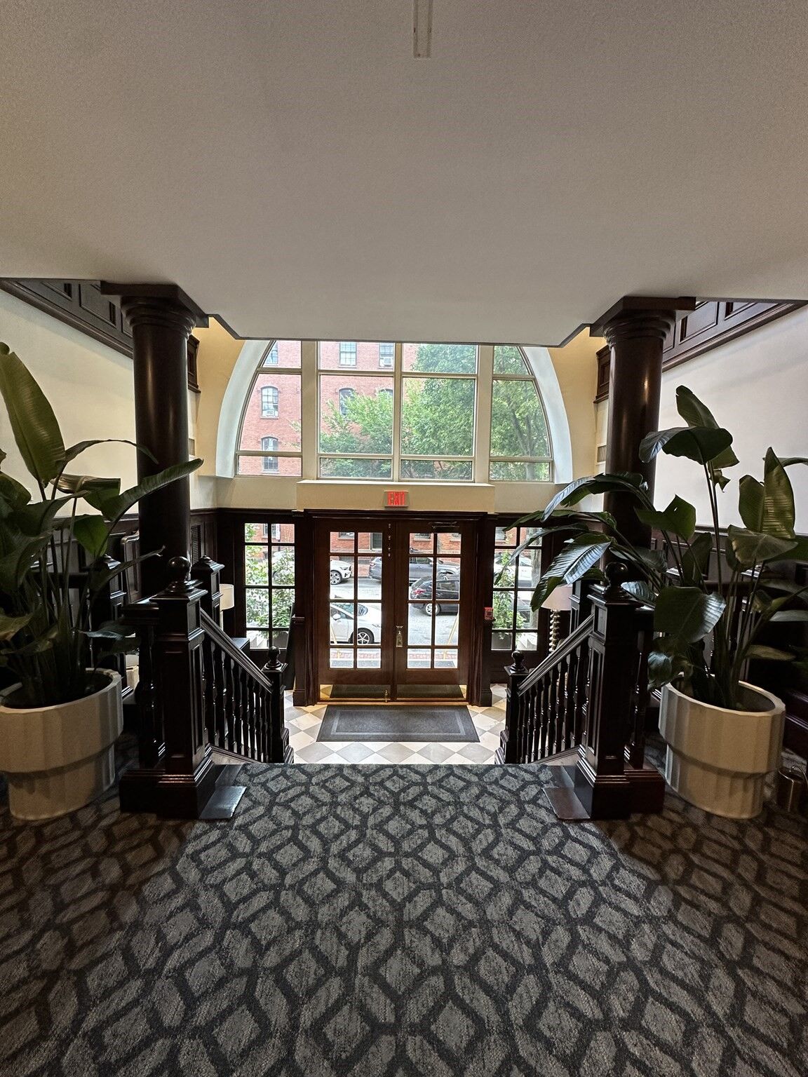 Property Photo:  2 Clarendon Street 204  MA 02116 