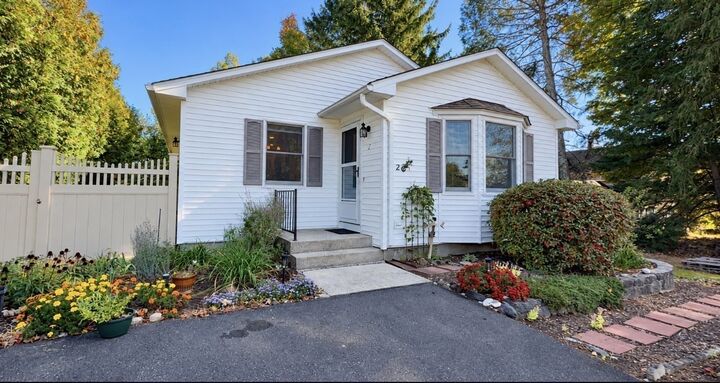 Property Photo:  2 Grandview Ln  MA 01027 
