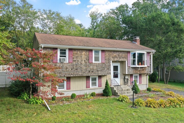 Property Photo: 7 N Lakeview Rd MA 02766