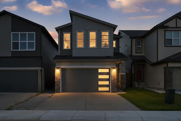 Property Photo:  213 Walgrove Boulevard SE  AB T2X 5A9 