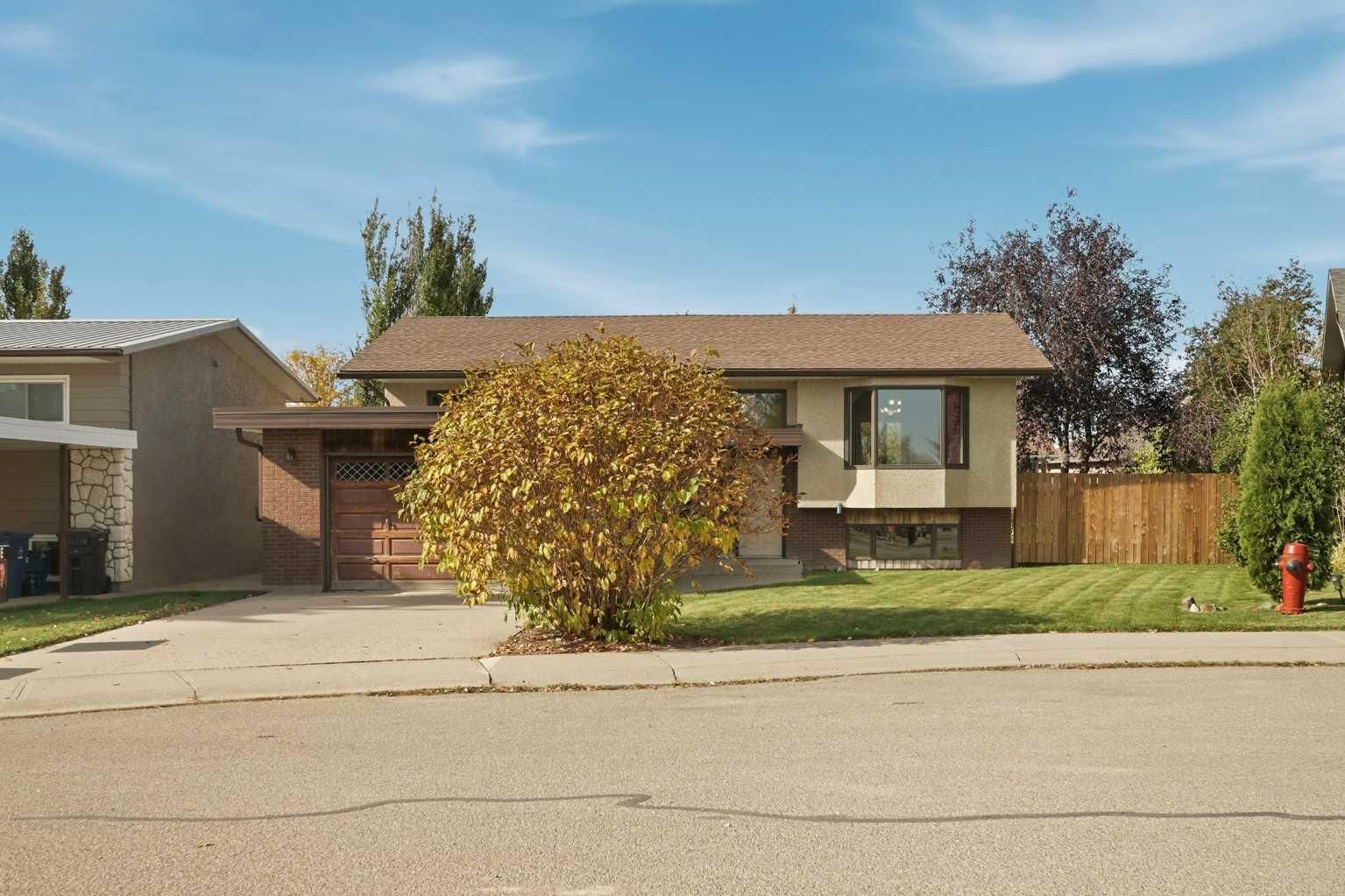 Property Photo: 422 8 Street N AB T0K 1V0