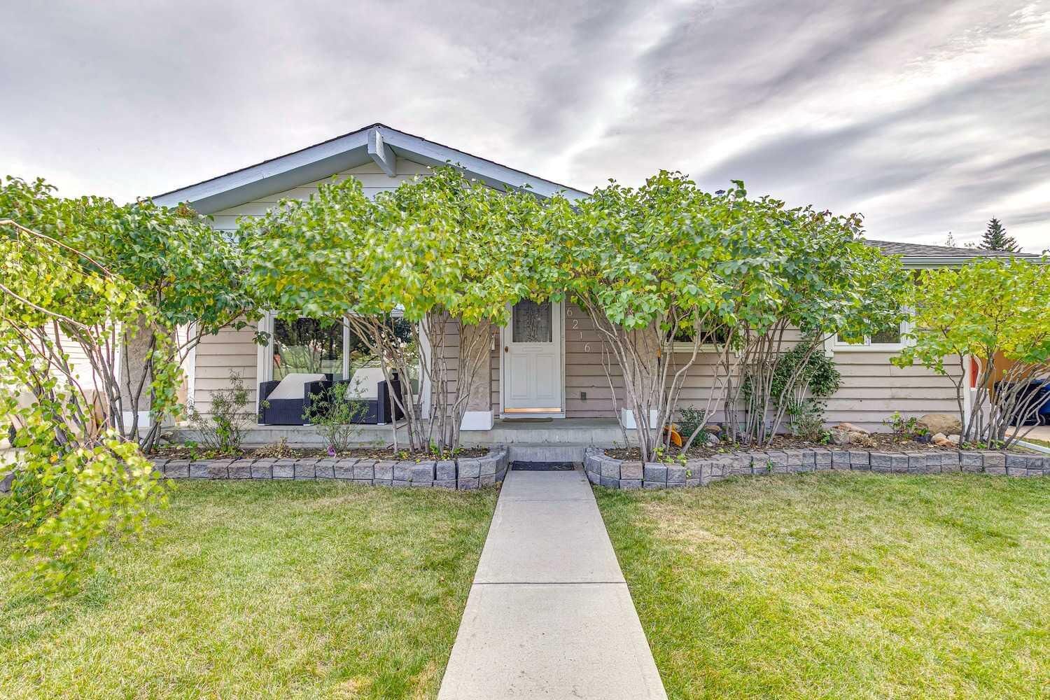 Property Photo:  6216 Thornaby Way NW  AB T2K 5K9 