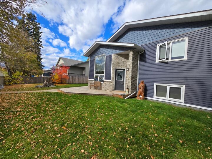 Property Photo:  4818 16 Avenue  AB T7E 1G4 