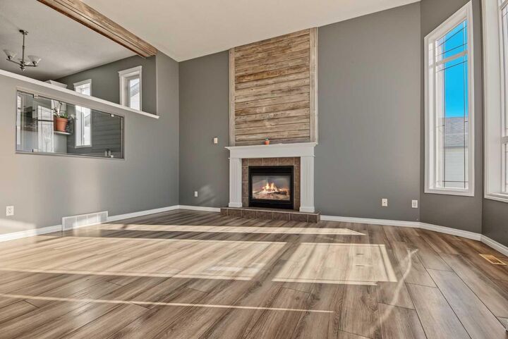 Property Photo:  10646 Royal Oaks Drive E  AB T8V 8G3 