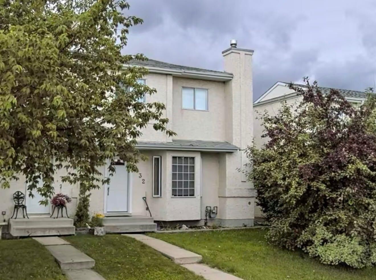 Property Photo:  4732 43 Street  AB T4S 1M3 