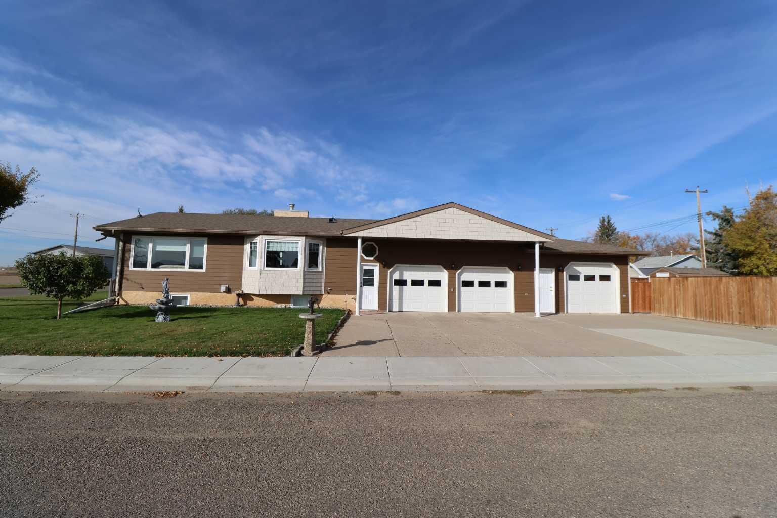 Property Photo:  704 1 Ave  AB T0K 2K0 