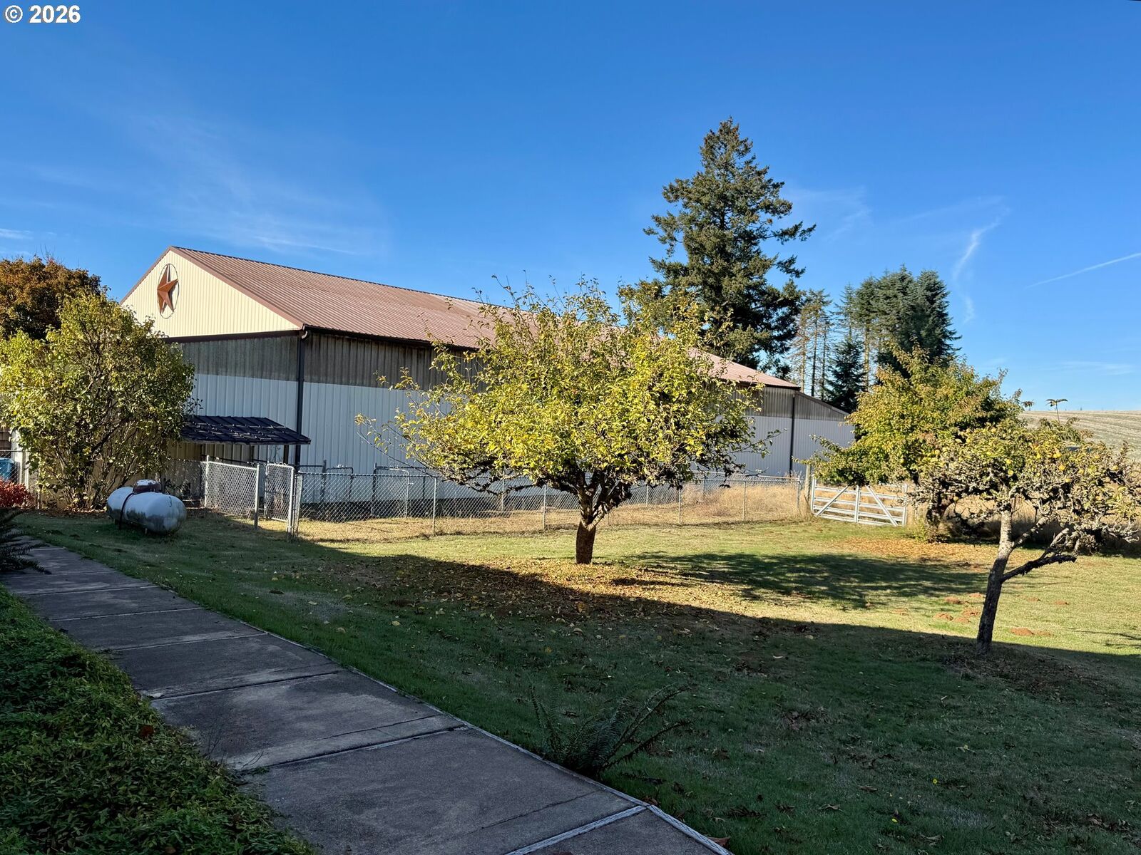 Property Photo: 1060 Silver Falls Dr NE OR 97381