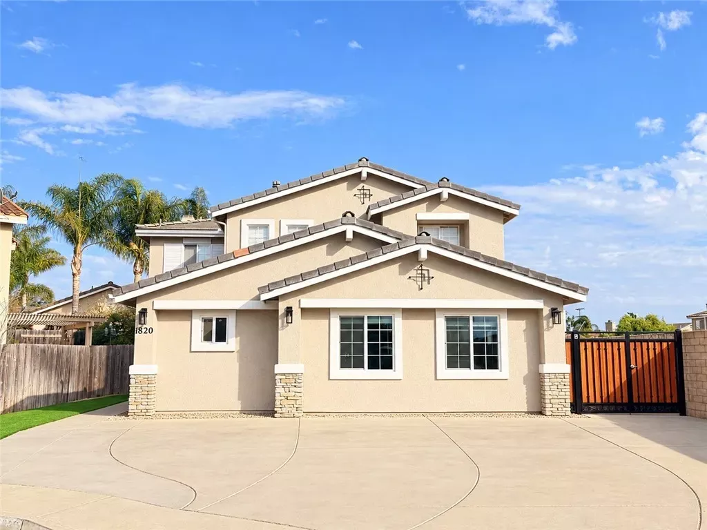 Property Photo:  1820 Amy Way  CA 93454 