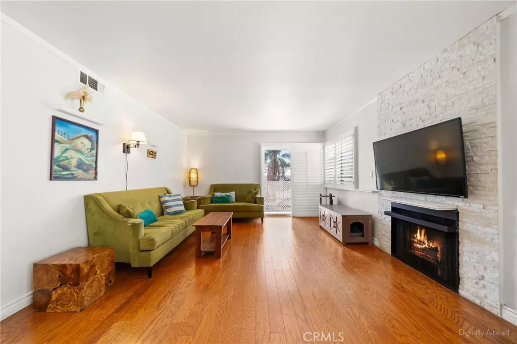 Property Photo:  955 E. 3rd Street 203  CA 90802 