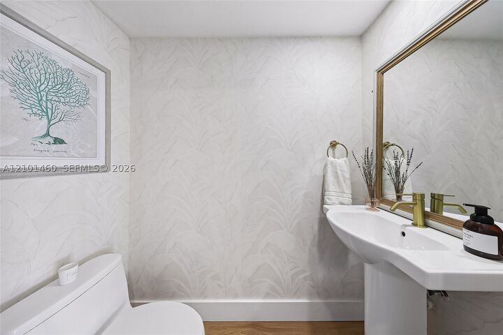 Property Photo: 901 Brickell Key Blvd 2403 FL 33131