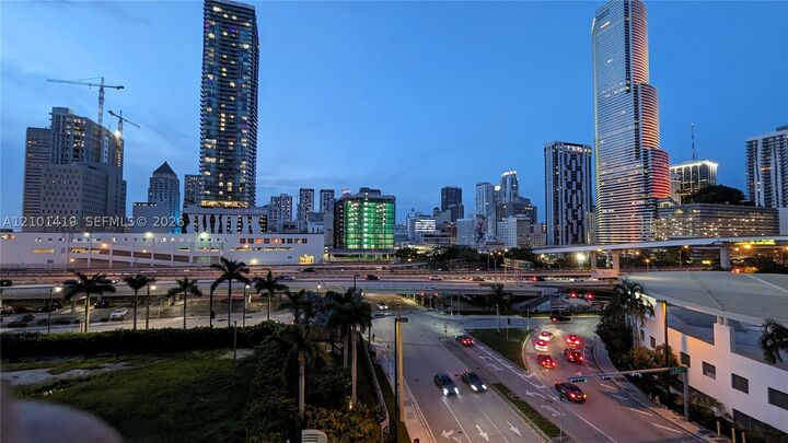 Property Photo:  350 S Miami Ave 701  FL 33130 