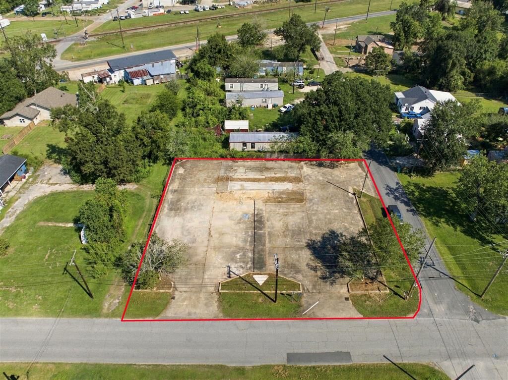 Property Photo:  1302 Center Street  LA 70668 