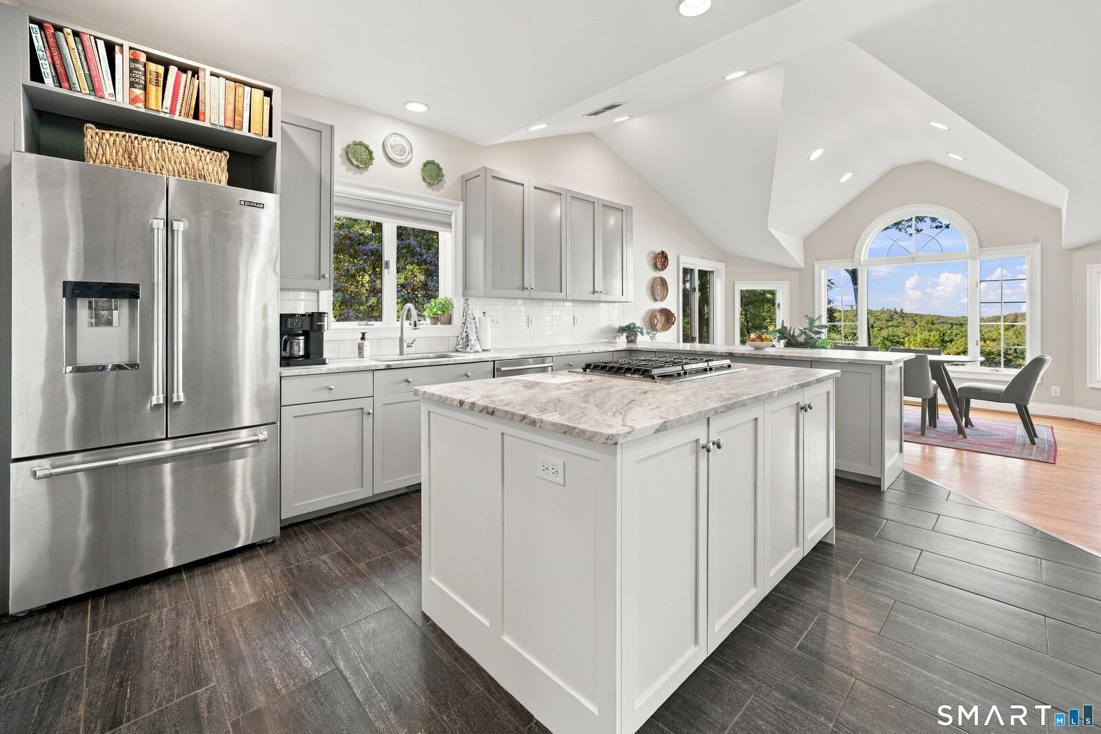 Property Photo:  100 Robin Drive  CT 06019 
