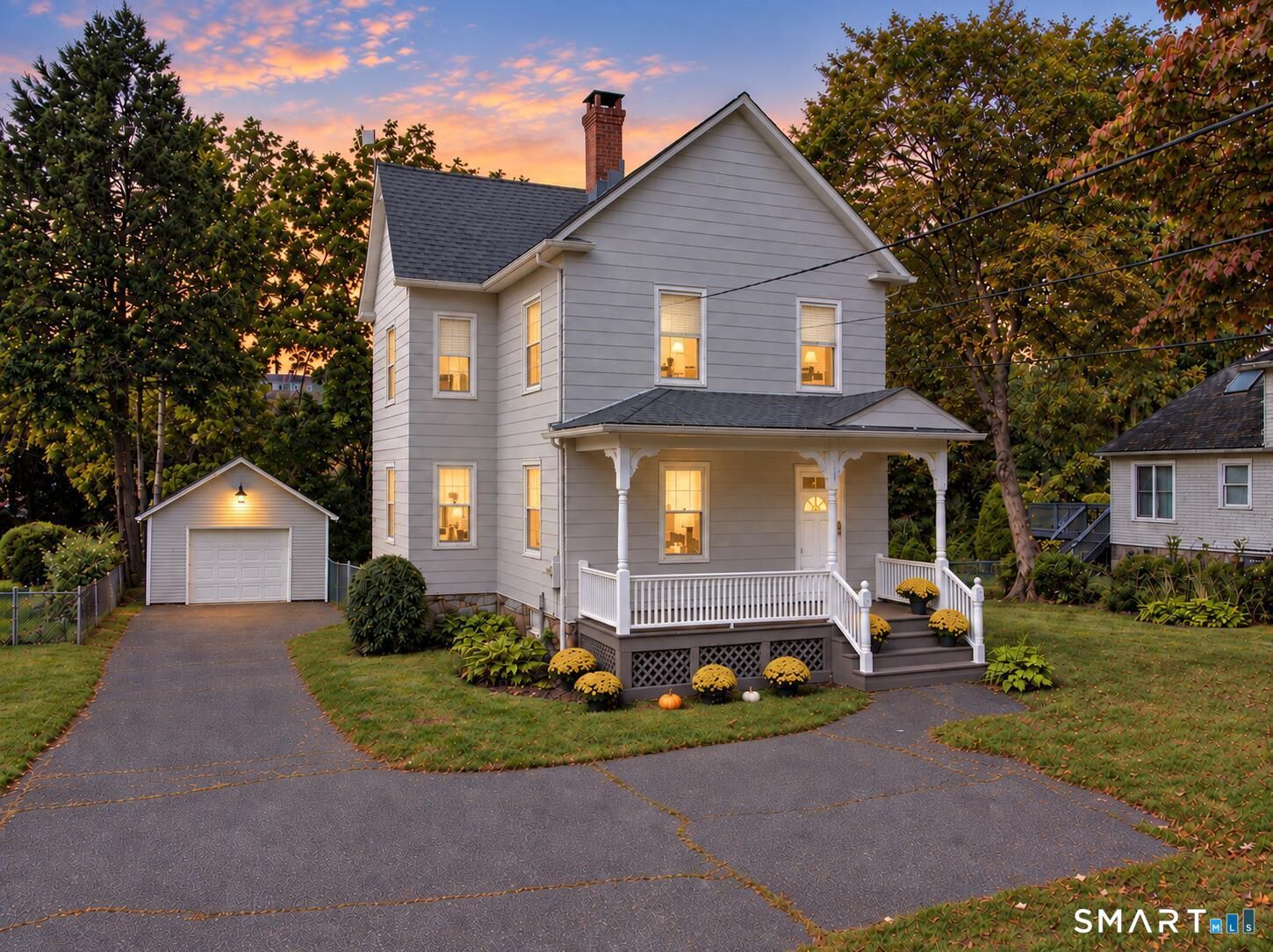 Property Photo:  131 Ridge Road  CT 06109 