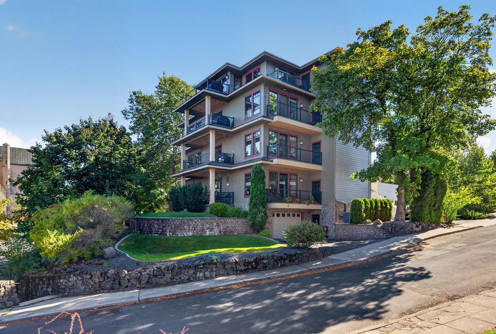 Property Photo: 2 E Sumner Ave 2 WA 99202