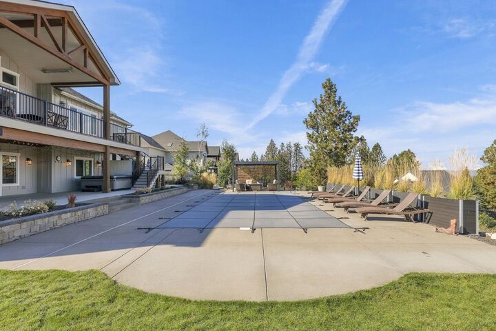 Property Photo:  2518 S Man O War Ln  WA 99037 
