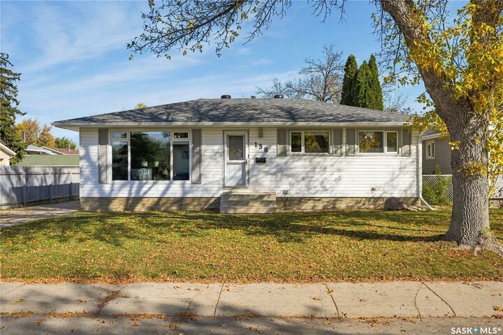 Property Photo:  158 Smallwood Crescent  SK S7L 4Z6 