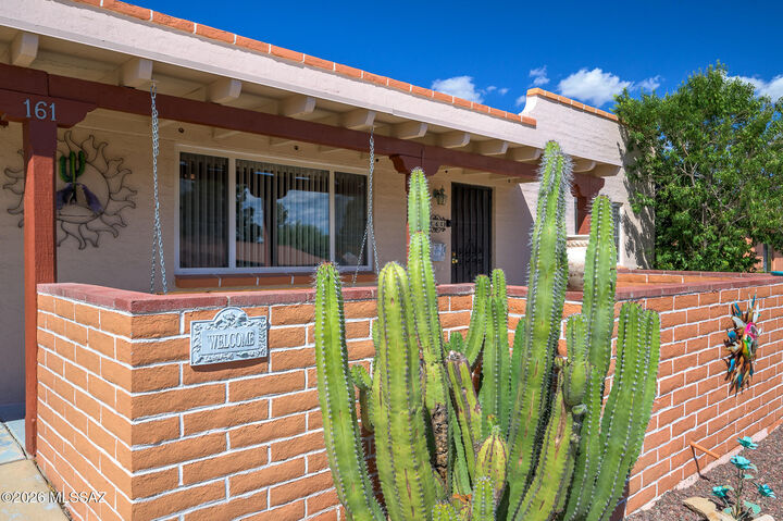 Property Photo:  161 E Los Mangos  AZ 85614 