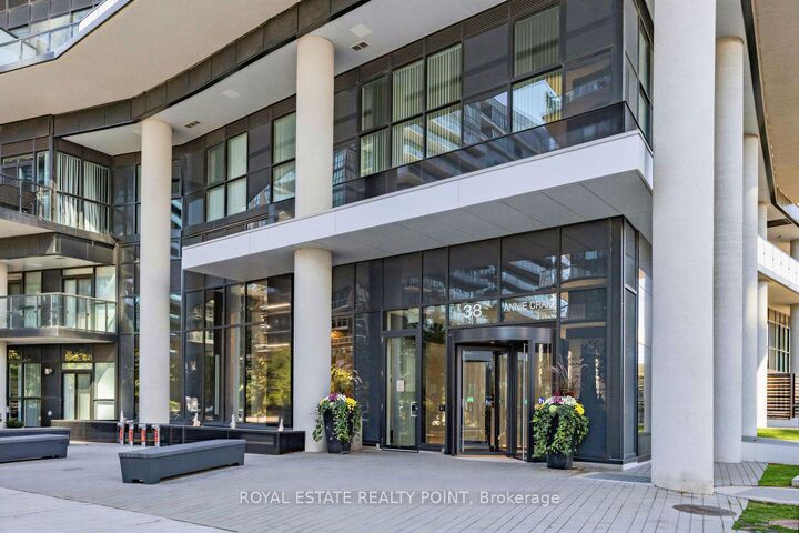 Property Photo:  38 Annie Craig Drive 1008  ON M5V 0G9 