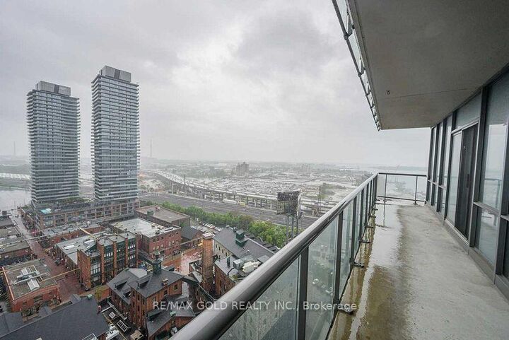 Property Photo:  33 Mill Street 1904  ON M5A 3R3 