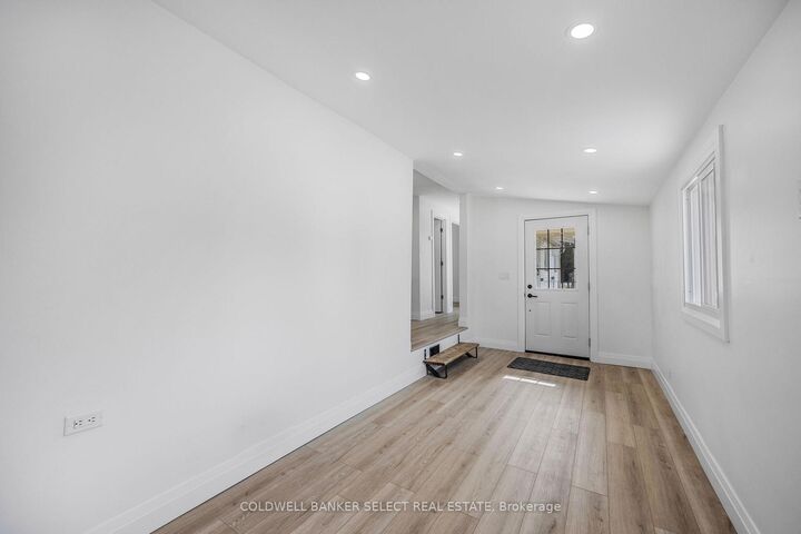 Property Photo:  338 Old Mosley Street Unit 2  ON L9Z 2H6 