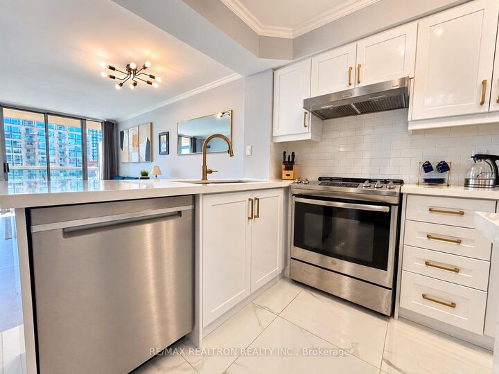 Property Photo:  323 Richmond Street E 957  ON M5A 4R3 