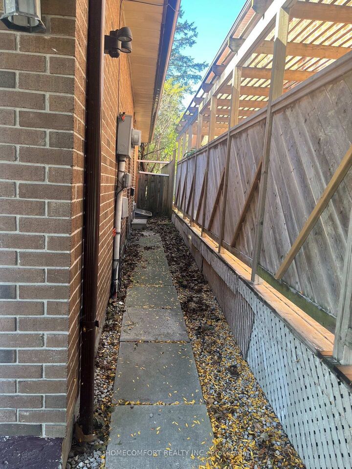 Property Photo:  169 Willowbrook Road Bsmt  ON L3T 5L5 