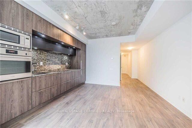 Property Photo:  88 Blue Jays Way 2211  ON M5V 0L7 