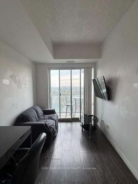 Property Photo:  158 King Street N 1502  ON N2J 0E5 