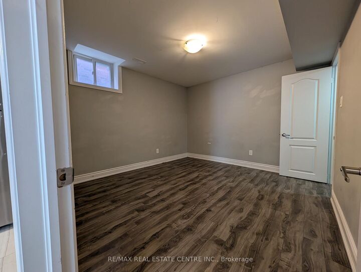 Property Photo:  70 Showboat Crescent Bsmt  ON L6V 4R4 